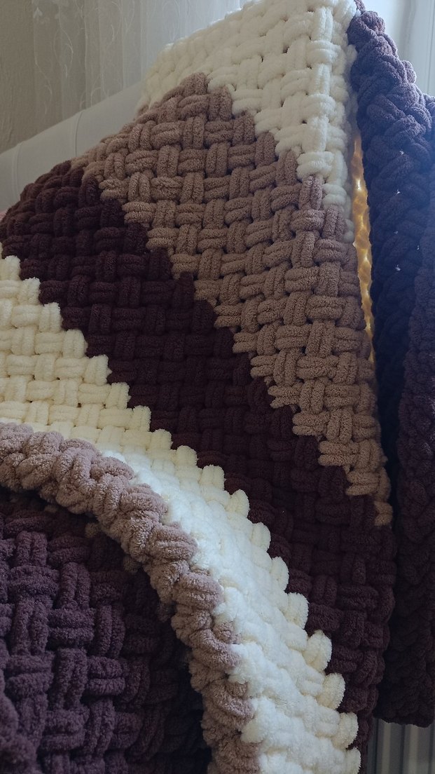 Kahverengi Örgü Çocuk Battaniyesi - Görsel 2