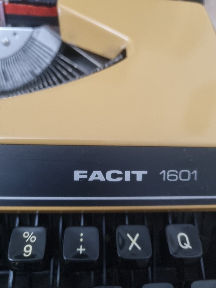 FACIT 1601 Sarı Daktilo - Görsel 3
