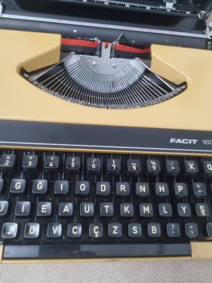 FACIT 1601 Sarı Daktilo - Görsel 4