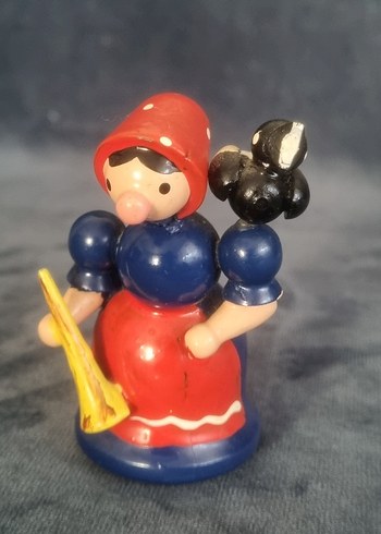 Kırmızı Başlıklı Ahşap Figürin - Görsel 5