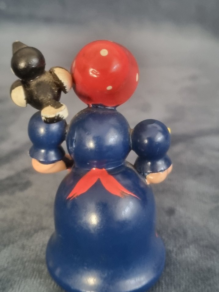 Kırmızı Başlıklı Ahşap Figürin - Görsel 3