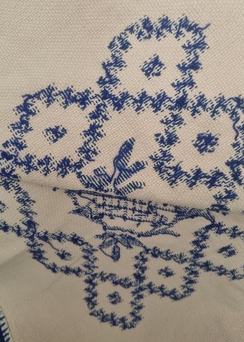 Pembe Nakışlı Püsküllü Masa Örtüsü - Görsel 5