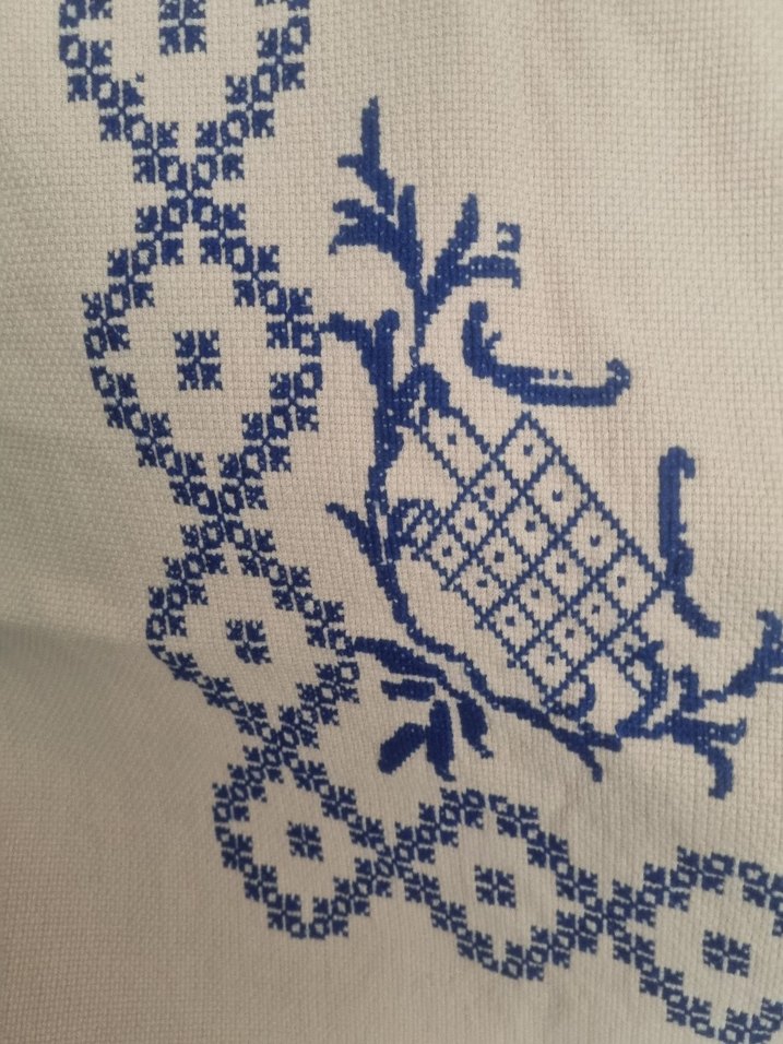 Pembe Nakışlı Püsküllü Masa Örtüsü - Görsel 2