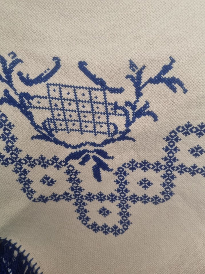 Pembe Nakışlı Püsküllü Masa Örtüsü - Görsel 3