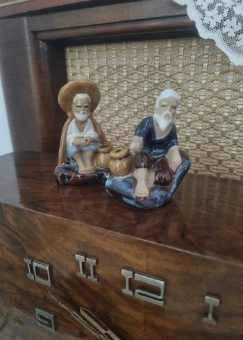 Kahverengi Eskitilmiş Çinli Figürin Seti - Görsel 2