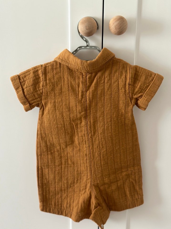 Kısa Kollu Kahverengi Keten Bebek Tulum - Görsel 2