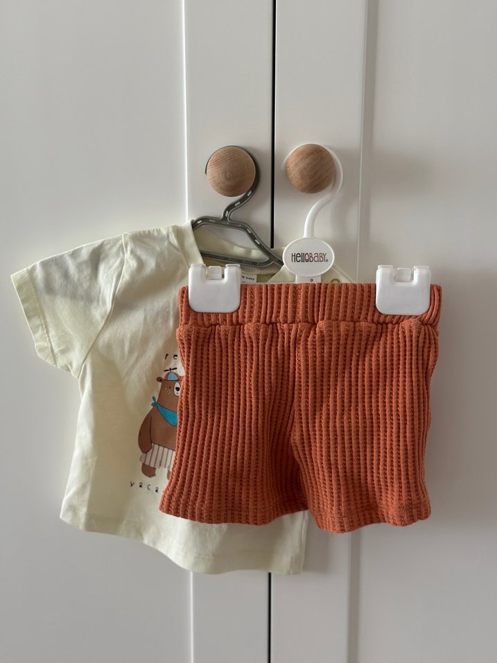 Beyaz Yaz Temalı Erkek Bebek Tişörtü ve Şort Takımı - Görsel 2