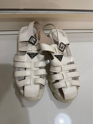 38 Beden PRADA SANDALET DERİ