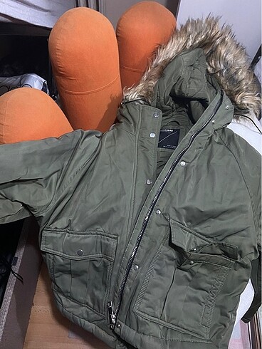 pull and bear mont