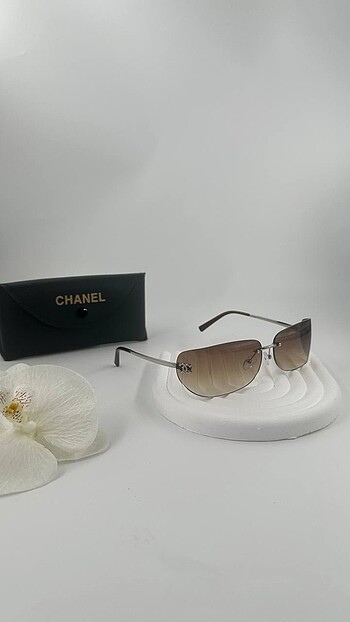 Chanel CHANEL SWAROVSKİ TAŞLI KADIN GÜNEŞ GÖZLÜĞÜ