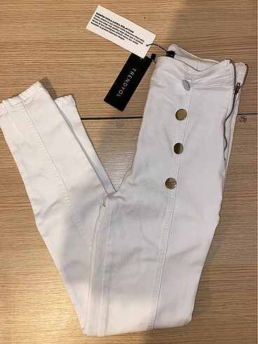 Trendyol beyaz denim