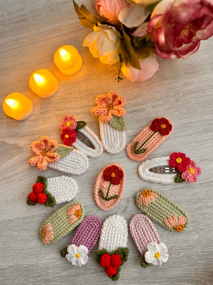 Beyaz Örgü Çiçekli Bebek Toka Seti - Görsel 3