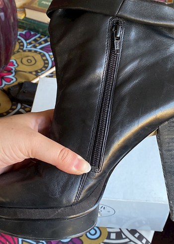 Siyah Gerçek Deri Platform Topuklu Gotik Bot - Görsel 3