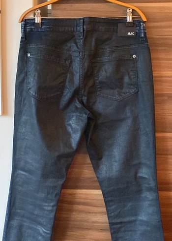 Büyük Beden Deri Görünümlü Kot Pantolon - Görsel 3