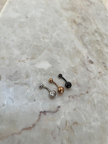 Göbek piercing
