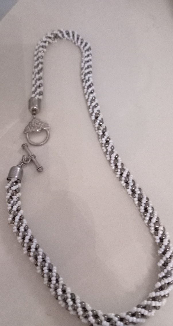 Gri Yılan Desenli Zincir Detaylı Kadın El Zinciri - Görsel 2