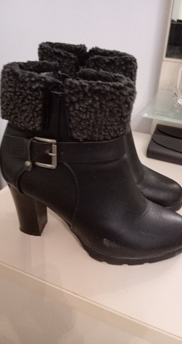 Siyah Deri Tüylü Dolgu Topuklu Bot - Görsel 2