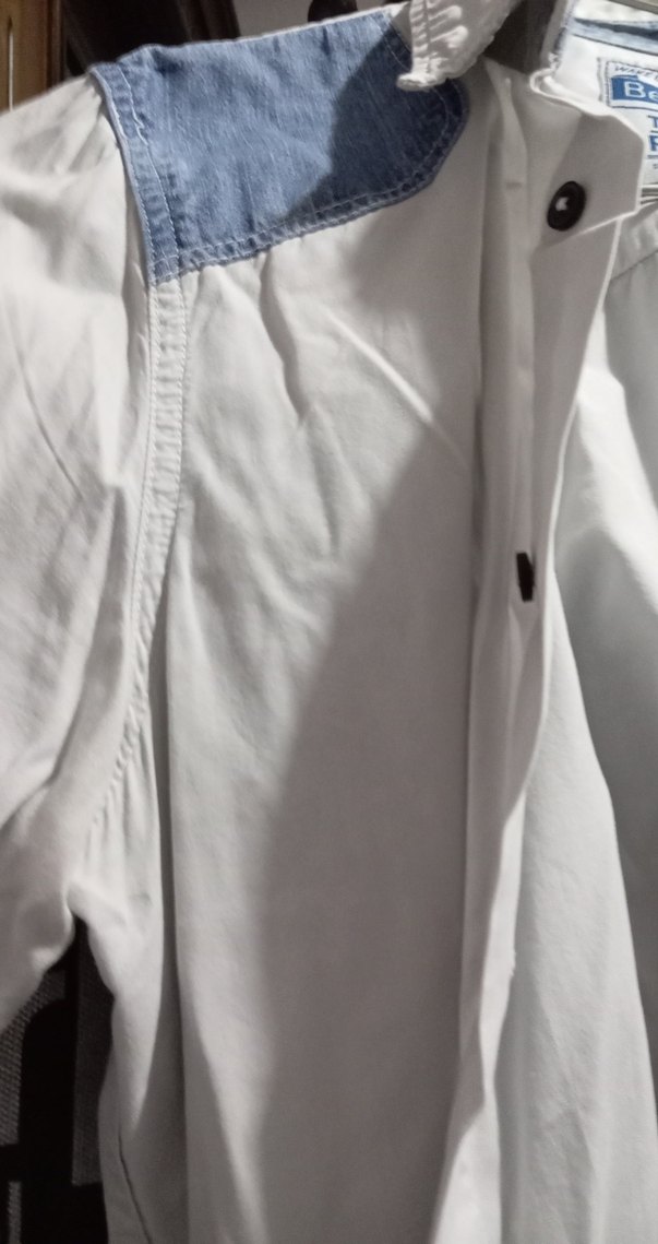 Bershka Beyaz Düğmeli Erkek gömlek — görsel 2/3