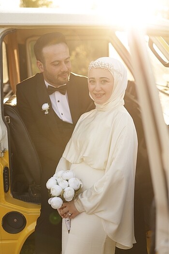 Manuka Nikah Elbisesi, TAÇ, ŞAL