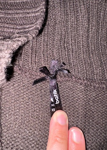 Gri V Yaka Triko Kadın Hırka - Görsel 3