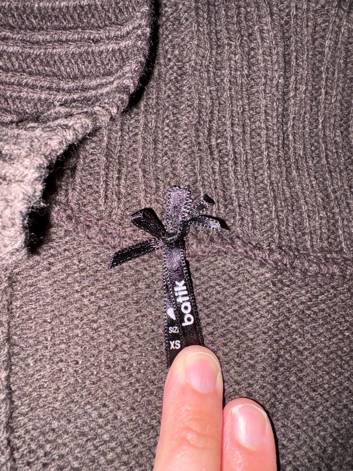 Gri V Yaka Triko Kadın Hırka - Görsel 3