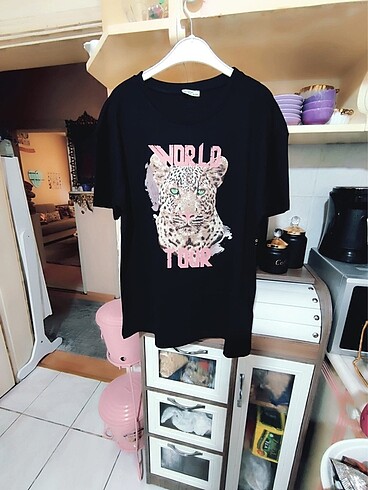 Zara Zara. tshirt ?? Orijinal. Etiket kesik ?? Tek renk. Yüksek kal