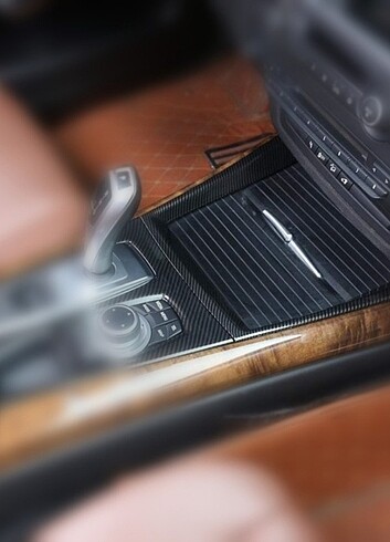 BMW X5 Su Bardağı Tutucu çevresi karbon fiber kaplama - Görsel 6