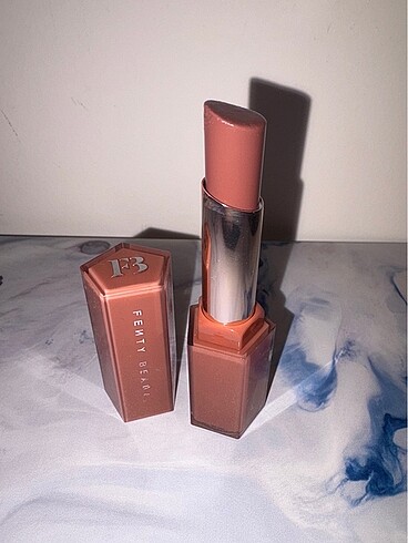 Fenty Ruj