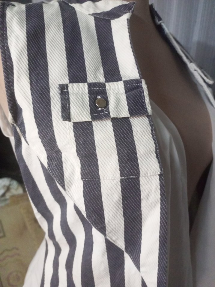 Gri Çizgili Kadın Kolsuz Yelek - Görsel 5