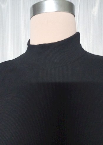 Siyah Yüksek Yakalı Kadın Triko - Görsel 3