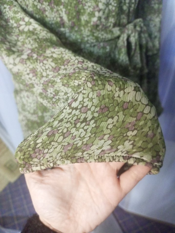 Yeşil Çiçek Desenli  Kuşaklı  Bluz - Görsel 5