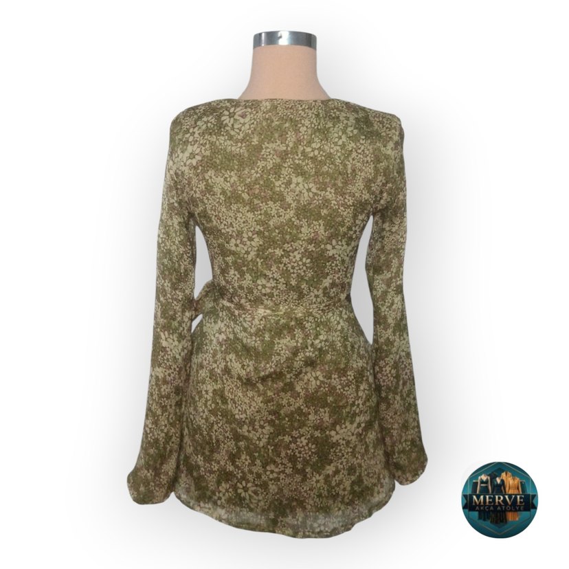 Yeşil Çiçek Desenli  Kuşaklı  Bluz - Görsel 3