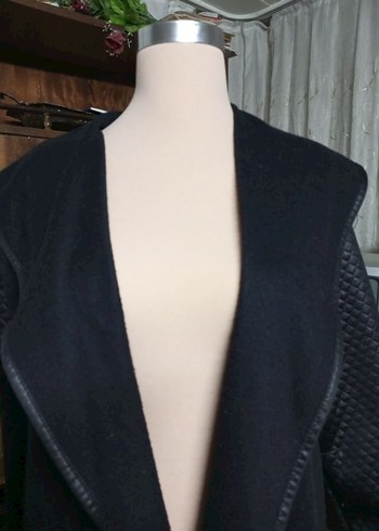 Siyah Kolları Detaylı Ceket - Görsel 8