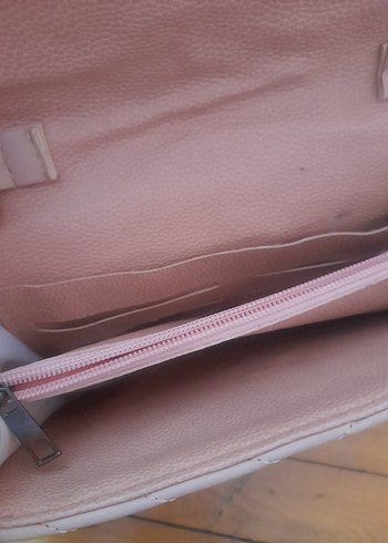 Beden pudra pembesi rengi ileZincir Detaylı Deri Kadın Çanta