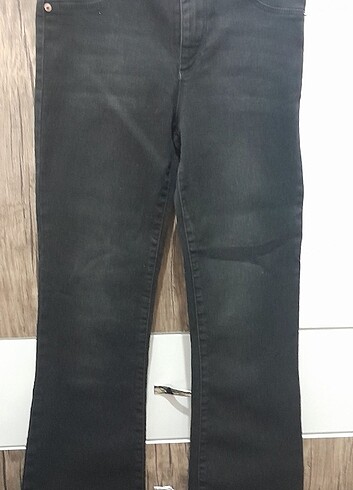 LC Waikiki 11 ,12 yaş siyah kot pantolon