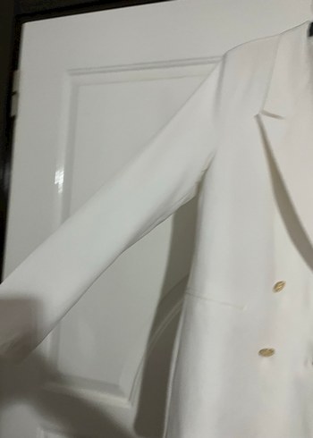 Kadın Beyaz Düğmeli Midi Blazer - Görsel 2