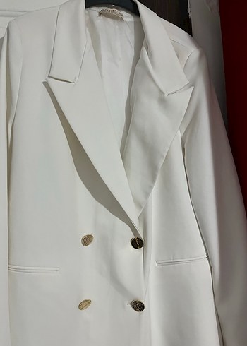 Kadın Beyaz Düğmeli Midi Blazer - Görsel 3