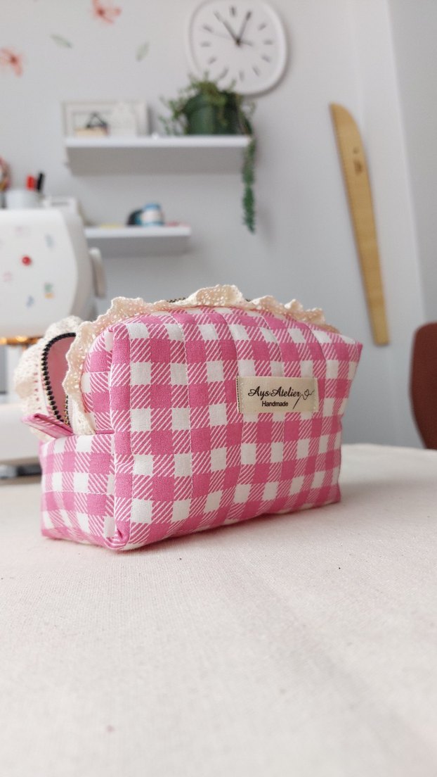 Dantel Detaylı Pembe Ekose Makyaj Çantası - Görsel 4