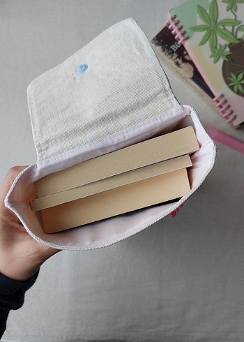 Pastel Renkli Çiçek Desenli Kitap Kılıfı - Görsel 9