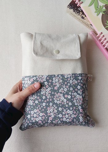 Pastel Renkli Çiçek Desenli Kitap Kılıfı - Görsel 3