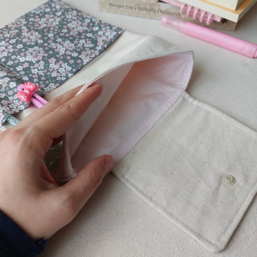 Pastel Renkli Çiçek Desenli Kitap Kılıfı - Görsel 4