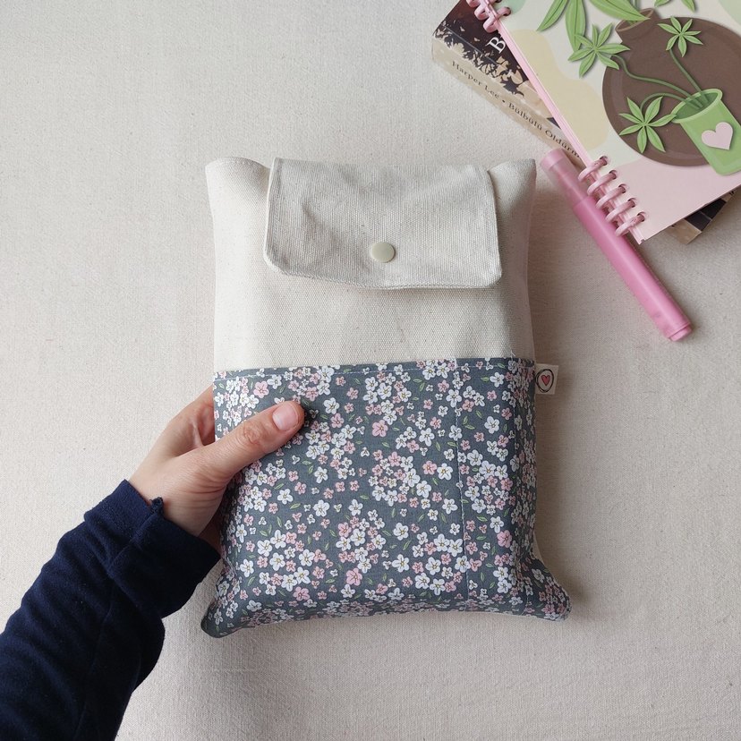 Pastel Renkli Çiçek Desenli Kitap Kılıfı - Görsel 3