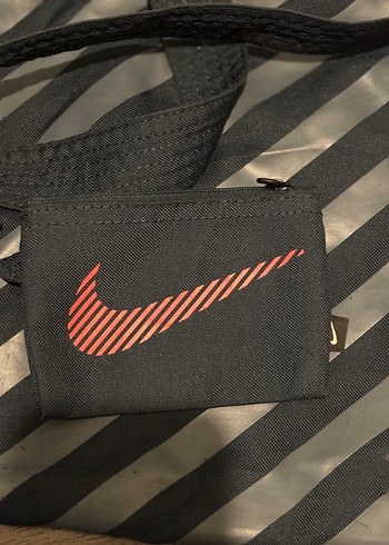 Nike Lacivert Çizgili Spor Çantası - Görsel 3