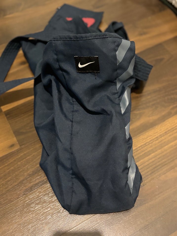 Nike Lacivert Çizgili Spor Çantası - Görsel 5