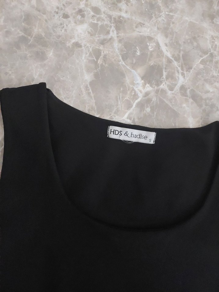 Siyah Kolsuz Mini Kadın Atlet - Görsel 2