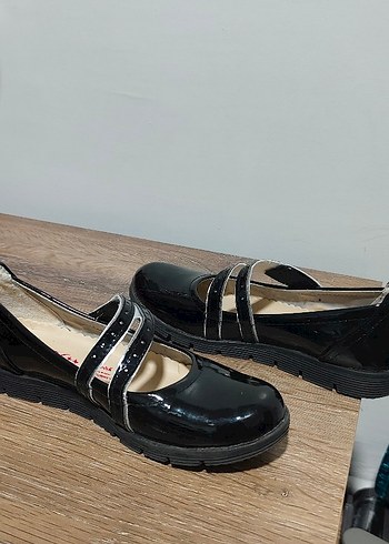 Siyah Parlak Tokalı Kız Babet Ayakkabı - Görsel 3