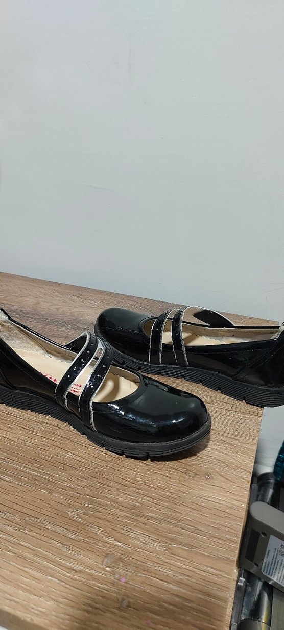 Siyah Parlak Tokalı Kız Babet Ayakkabı - Görsel 3