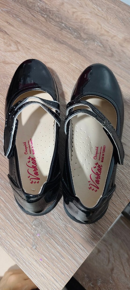 Siyah Parlak Tokalı Kız Babet Ayakkabı - Görsel 4