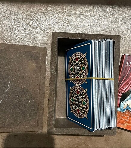 diğer Beden Tarot kartı kutusuyla birlikte eksiksiz