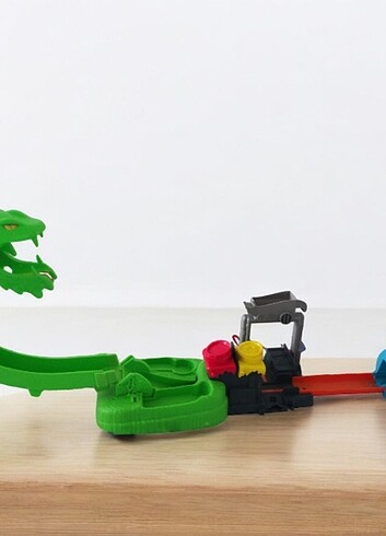 Hot wheels zehirli yılan çarpışma seti